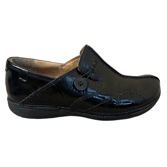 Clarks Artisan Unstructured Womens Un.Loop Loafers Slip On Faux Leather Black 7 - Picture 1 of 6